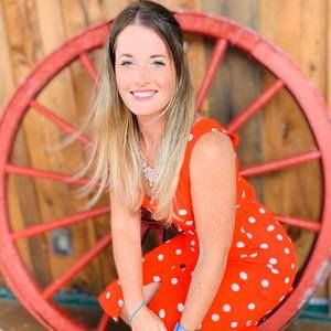 Meet your Posher, Cassandra